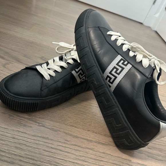 Versace Black and White Sneakers Classic Low-Top Design - Main Image